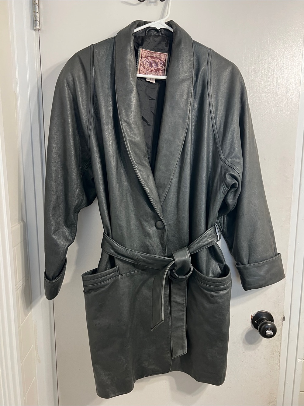 Vintage Women's Black Leather Shawl-Collar Belted Jacket international leather